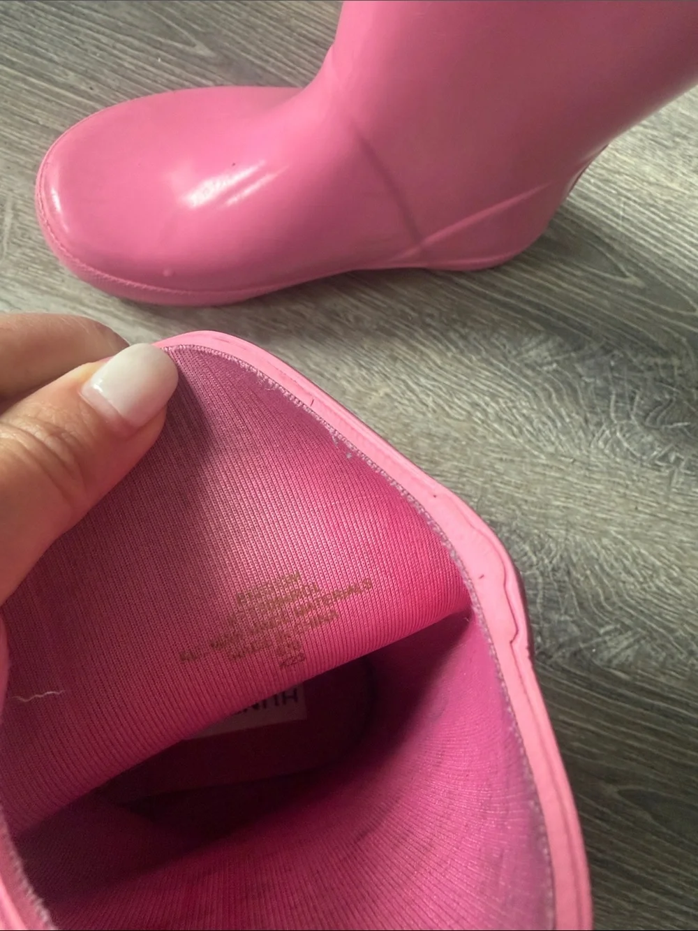 Hunter kids rain boots in pink. Size UK11 US12.